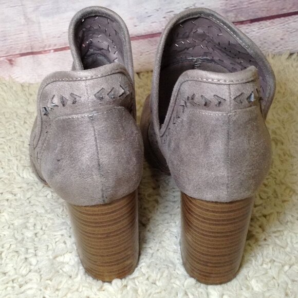 Fergalicious by Fergie, Taupe 8.5M peep toe booties, Sexy, Girlhoodcore, Retro - Picture 2 of 6